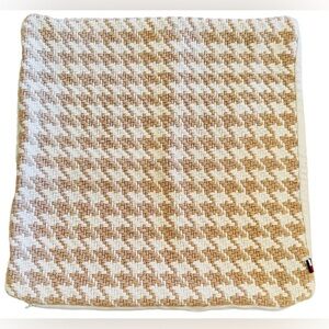 Tommy Hilfiger 20 inch textured houndstooth pillow cover